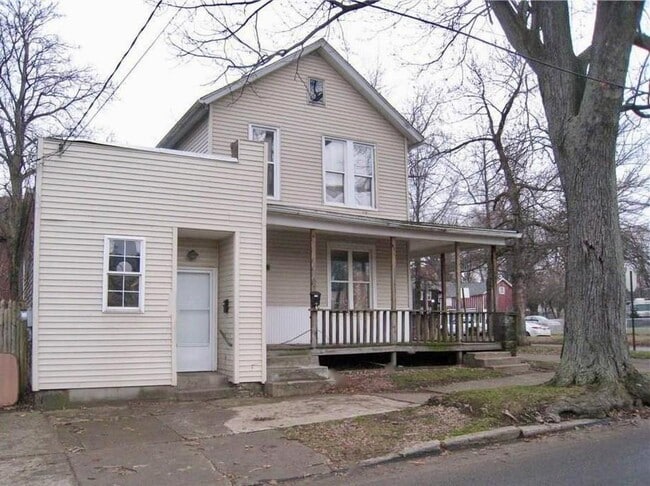 731 W 4th St, Unit 729 in Erie, PA - Foto de edificio - Building Photo