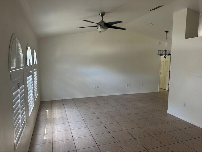 579 Lagorce Terrace in Deltona, FL - Building Photo - Building Photo
