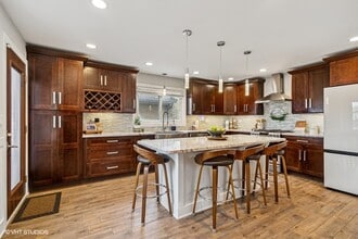 7146 S Oketo Ave in Bridgeview, IL - Building Photo - Building Photo