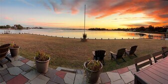 28 Koral Dr in Southampton, NY - Building Photo