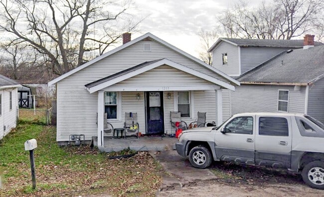 property at 1213 W 17th St