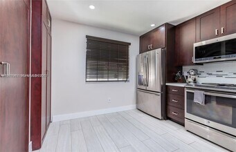 3559 Magellan Cir in Aventura, FL - Building Photo - Building Photo