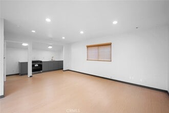 10377 McBroom St in Los Angeles, CA - Building Photo - Building Photo