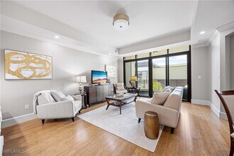 9123 Strada Pl in Naples, FL - Building Photo - Building Photo