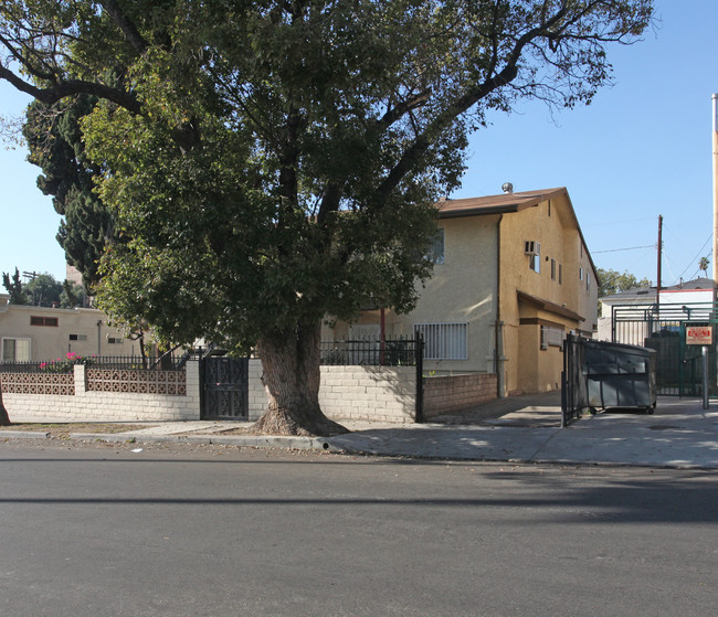 1643 N Kingsley Dr in Los Angeles, CA - Foto de edificio - Building Photo