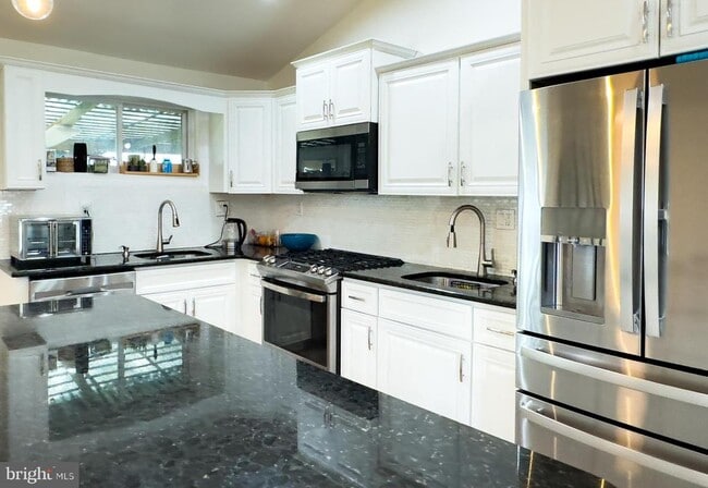 property at 9523 Northeast Ave