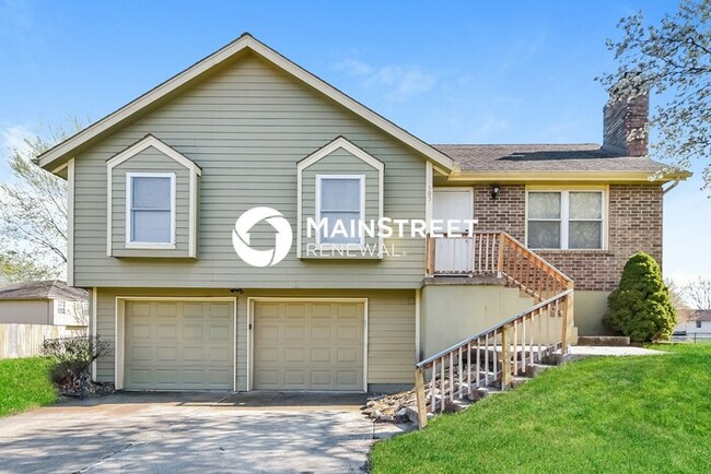 property at 505 NW Willow Dr