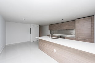 1300 S Miami Ave, Unit Unit 1810 in Miami, FL - Building Photo