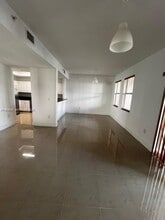 11401 NW 89th St in Doral, FL - Building Photo - Building Photo