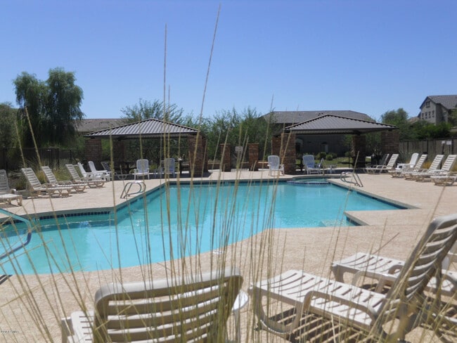 property at 2725 E Mine Creek Rd