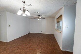 3327 Fallmeadow St in Denton, TX - Building Photo - Building Photo