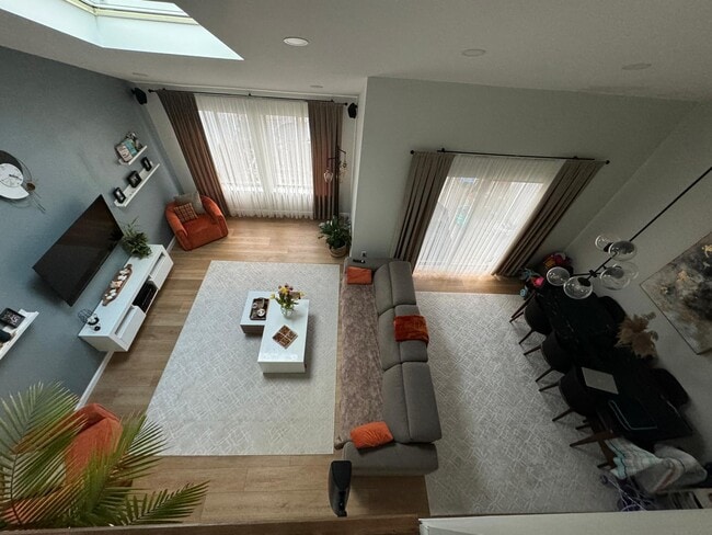 26 Front Ct