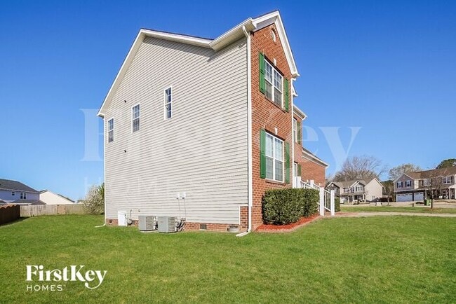 1400 Chimney Ridge Dr in Fuquay Varina, NC - Building Photo - Building Photo