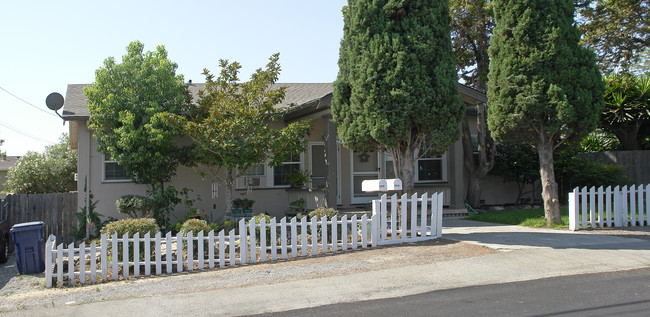 2920 Rose St in Martinez, CA - Building Photo - Building Photo