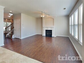 5517 Village Trace in Union City, GA - Foto de edificio - Building Photo