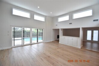 571 Luzon Ave in Tampa, FL - Building Photo - Building Photo