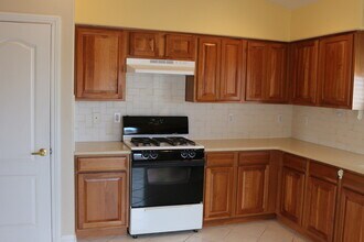 8676 Little Fox St in Las Vegas, NV - Building Photo - Building Photo