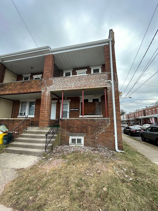 161 Phillips Ave in Trenton, NJ - Building Photo