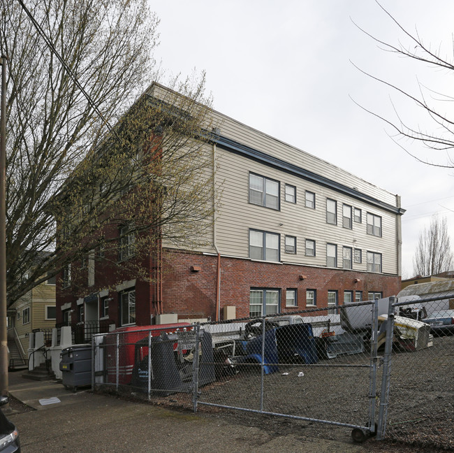 2404 N Vancouver Ave in Portland, OR - Foto de edificio - Building Photo