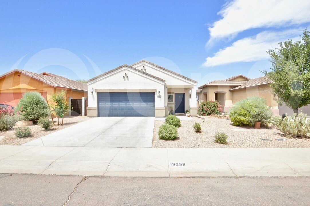 19258 N Toledo Ave in Maricopa, AZ - Building Photo