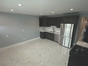 2702 S Union Ave in Chicago, IL - Building Photo - Building Photo