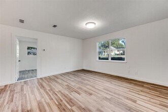 300 Water St in Whitesboro, TX - Building Photo - Building Photo