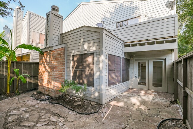 property at 1619 Prairie Mark Ln