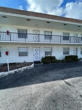 227 Castlewood Dr in North Palm Beach, FL - Building Photo - Building Photo