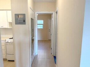 2001 S Ocean Dr, Unit 40 in Hallandale Beach, FL - Building Photo - Building Photo