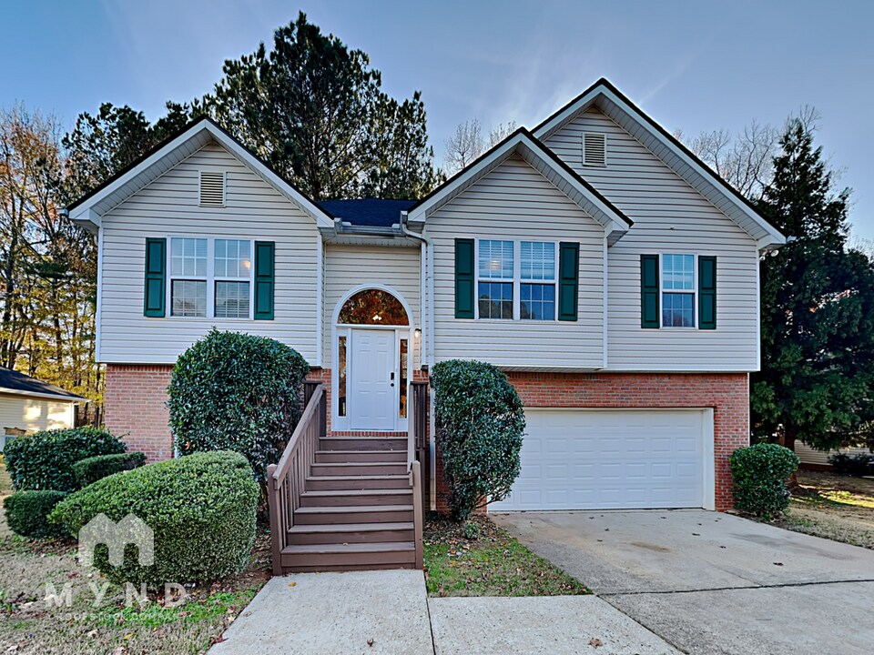 1013 Vineyard Walk in Mcdonough, GA - Building Photo