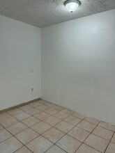 7601 Byron Ave, Unit 3c in Miami, FL - Building Photo - Building Photo