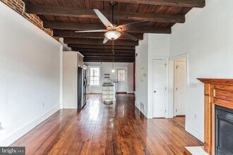 1911 Green St in Philadelphia, PA - Building Photo - Building Photo