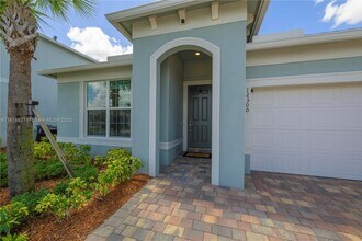 12300 SW Myrtle Oak Dr in Port St. Lucie, FL - Building Photo - Building Photo