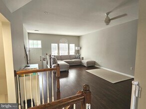 14222 Hunters Run Way in Gainesville, VA - Building Photo - Building Photo