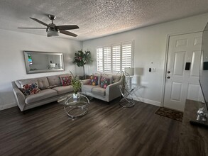 4668 Oak Terrace Dr in Greenacres, FL - Building Photo - Building Photo
