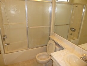 3246 Greenacre Dr in Santa Maria, CA - Building Photo - Building Photo