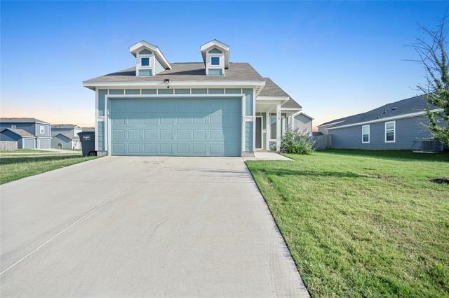 1516 Mahogany Ln in Fort Worth, TX - Building Photo