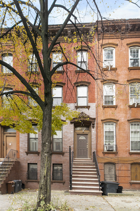 33 Vanderbilt in Brooklyn, NY - Building Photo