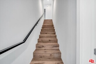 1216 Magnolia Ave in Los Angeles, CA - Building Photo - Building Photo