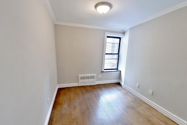 1373 1st Ave. in New York, NY - Building Photo - Building Photo