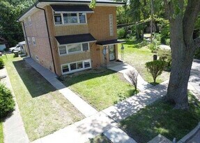 13853 Forest Ave, Unit Garden Section 8 welcome in Dolton, IL - Building Photo