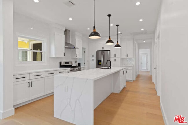 property at 3465 2nd Ave