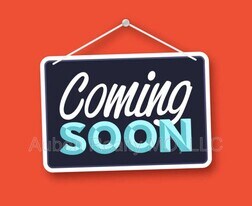 1031 SW Kingscross Rd in Blue Springs, MO - Building Photo