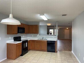1624 Wynfield Dr in Little Elm, TX - Foto de edificio - Building Photo