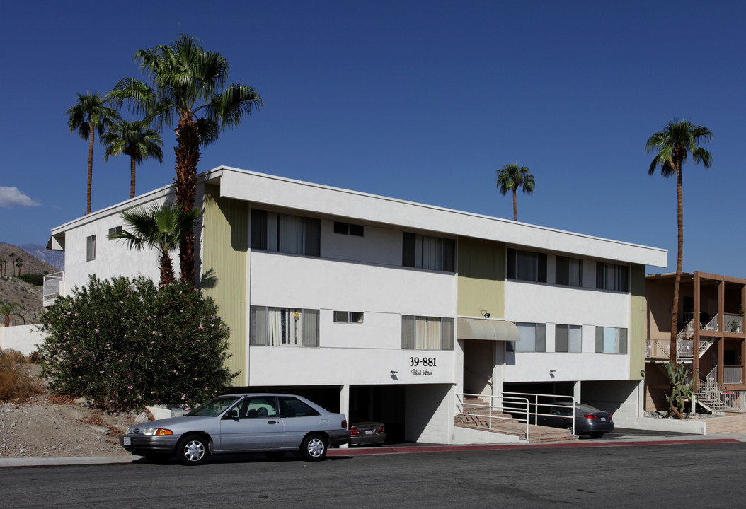 Bird Lane in Rancho Mirage, CA - Building Photo