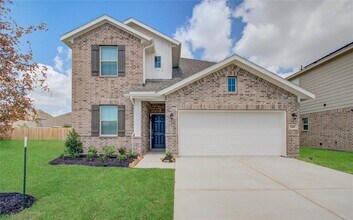 8411 Baywatch Cir in Mont Belvieu, TX - Foto de edificio - Building Photo