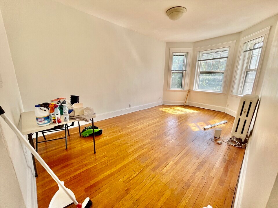 1874 Commonwealth Ave in Boston, MA - Building Photo