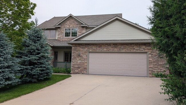 2669 Kathleen Ln NE in Rochester, MN - Building Photo - Building Photo