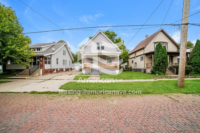 property at 2140 N Maryland Ave