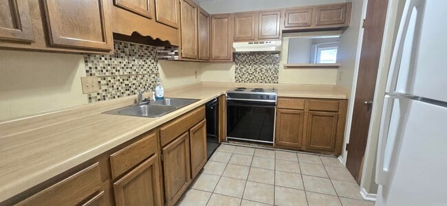 411 Shadow Oaks Dr in Sherwood, AR - Building Photo - Building Photo